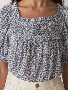 DÔEN Frances top in cornflower hillside bloom (M)